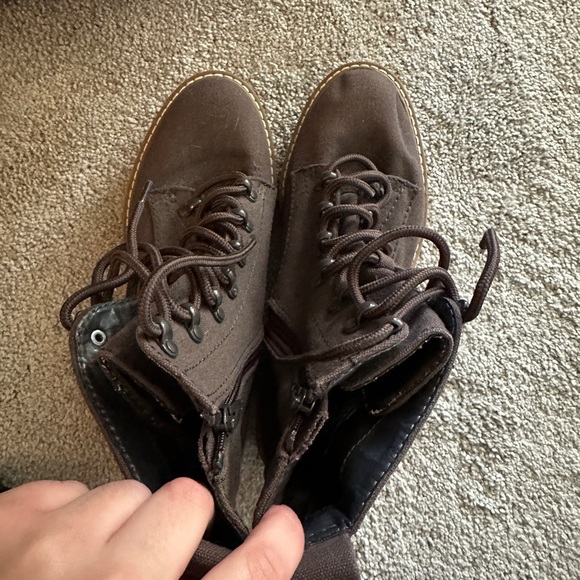 Boots - Picture 3 of 4